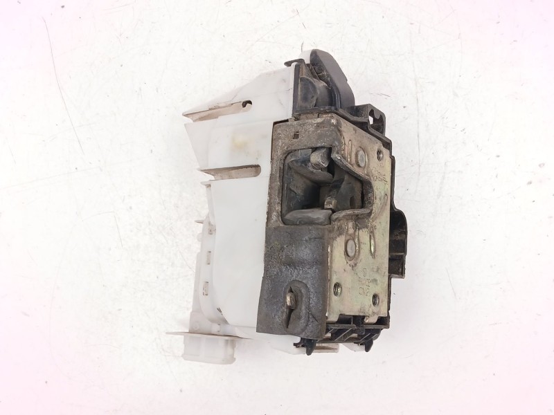 Recambio de cerradura puerta trasera derecha para volkswagen golf 1.9 d referencia OEM IAM 1H4839016A  