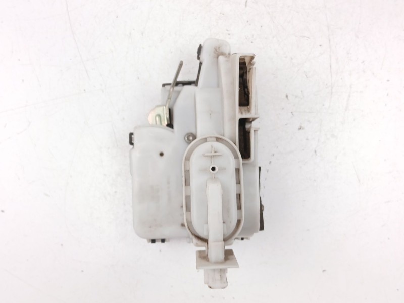 Recambio de cerradura puerta trasera derecha para volkswagen golf 1.9 d referencia OEM IAM 1H4839016A  