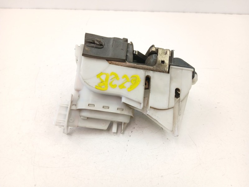 Recambio de cerradura puerta trasera izquierda para volkswagen golf 1.8 g automatico referencia OEM IAM 1H4839015A  