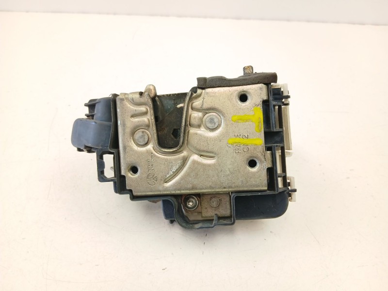 Recambio de cerradura puerta trasera izquierda para volkswagen golf 1.8 g automatico referencia OEM IAM 1H4839015A  