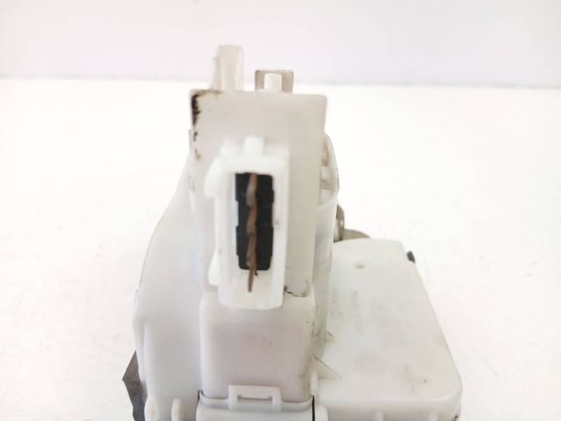 Recambio de cerradura puerta trasera izquierda para volkswagen golf 1.8 g automatico referencia OEM IAM 1H4839015A  