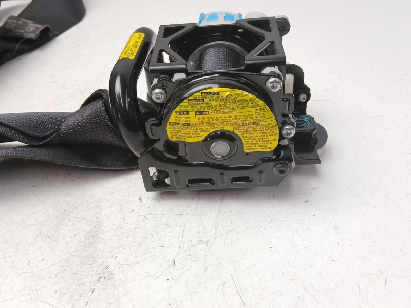 Recambio de cinturon seguridad delantero izquierdo para kia carens iv 1.7 crdi referencia OEM IAM 88810A4200  