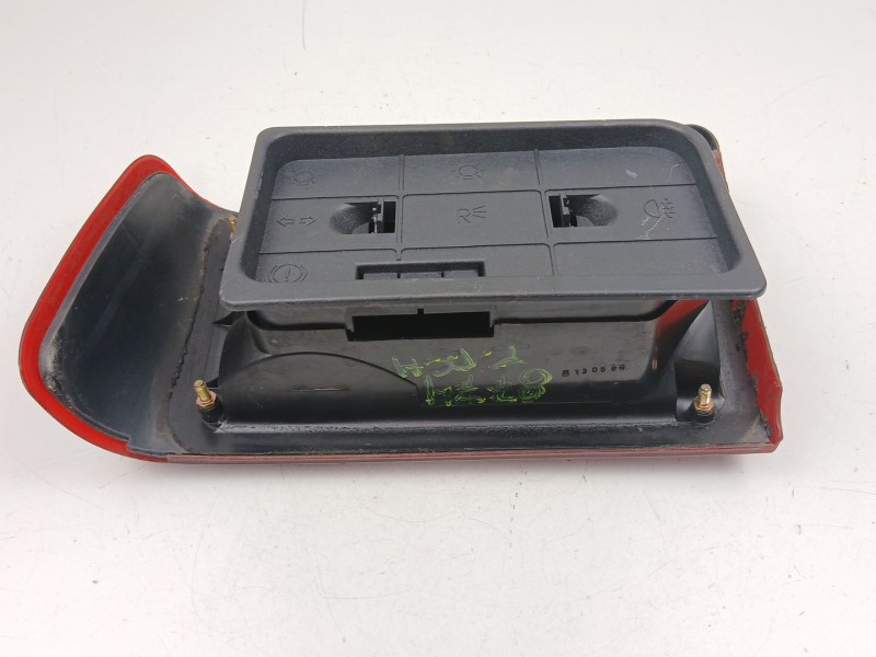 Recambio de piloto trasero derecho para volvo 460 (464) 1.6 referencia OEM IAM 474207  