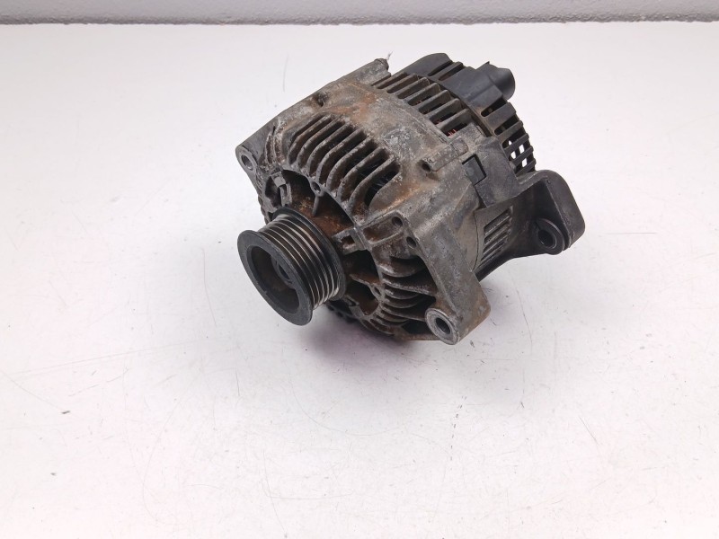 Recambio de alternador para renault clio ii (bb_, cb_) 1.9 dti (b/cb0u) referencia OEM IAM 8200690195  