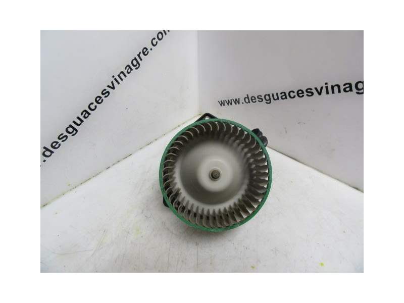Recambio de motor calefaccion para nissan sunny 1.6 g referencia OEM IAM 2722081N00  