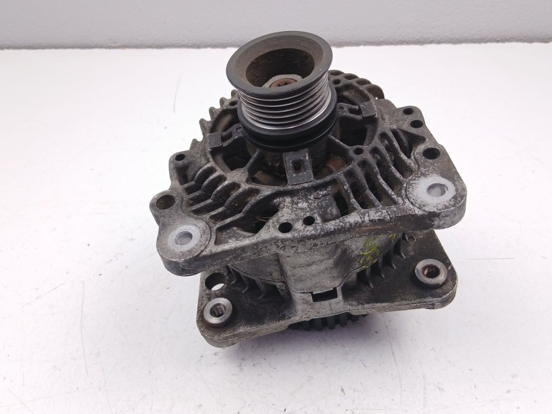Recambio de alternador para volkswagen polo iii (6n1) 60 1.4 referencia OEM IAM 037903027G  