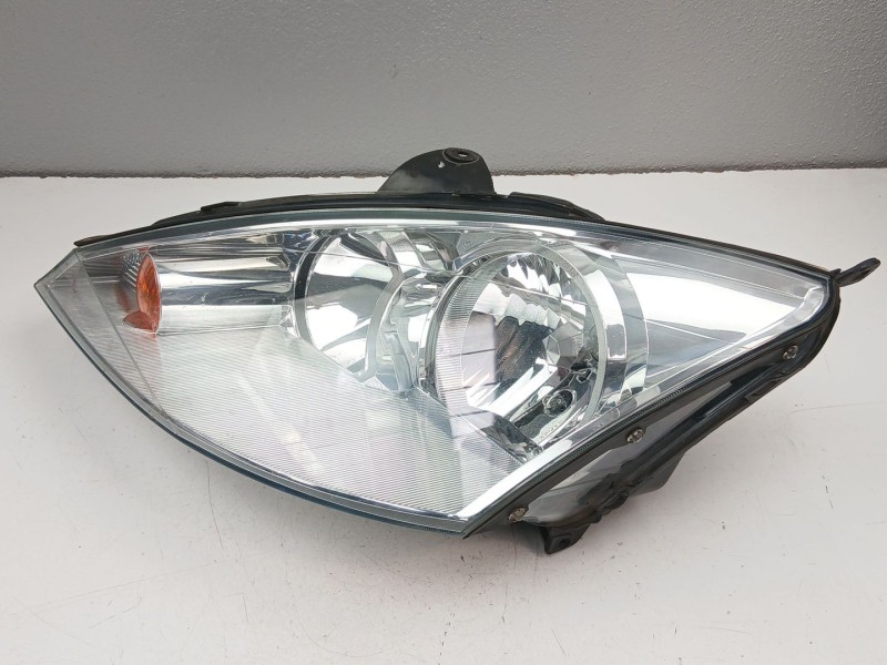 Recambio de faro izquierdo para ford focus i (daw, dbw) 1.8 tdci referencia OEM IAM 2M5113W030BE  