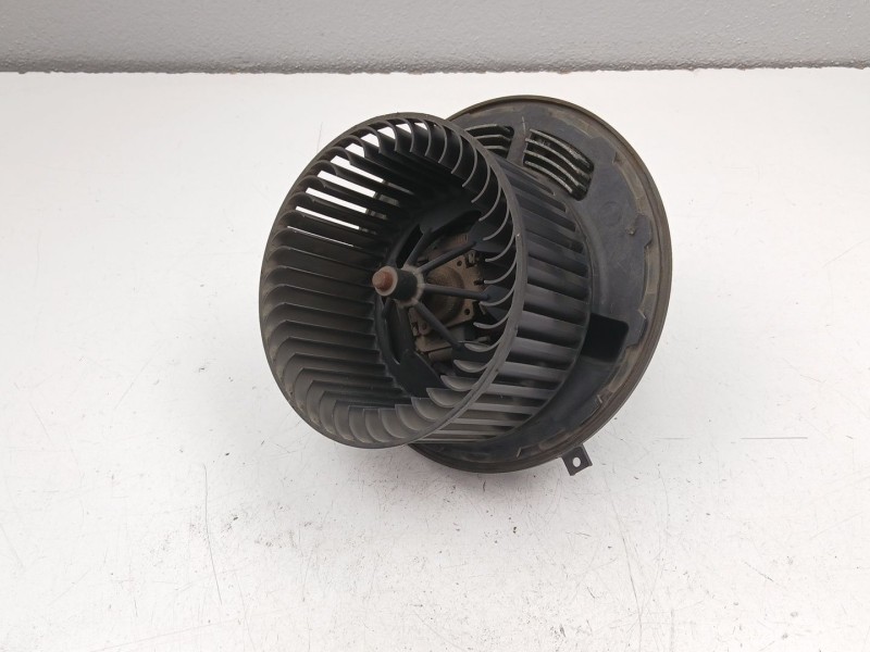 Recambio de motor calefaccion para bmw 3 (e90) 320 d referencia OEM IAM 6933663  