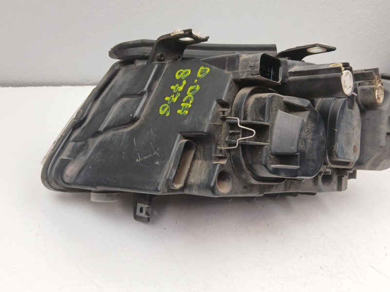 Recambio de faro derecho para bmw 3 (e90) 320 d referencia OEM IAM 6942722  