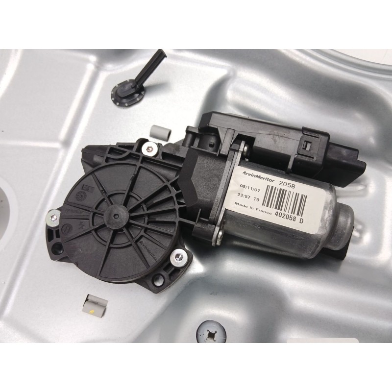 Recambio de elevalunas trasero derecho para kia cee´d sw (ed) 1.6 crdi 115 referencia OEM IAM 834801H020  
