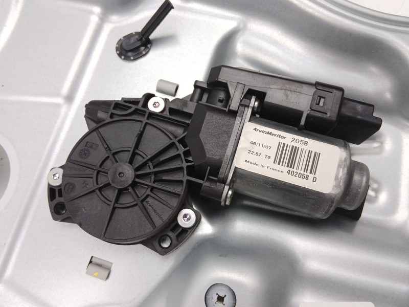 Recambio de elevalunas trasero derecho para kia cee´d sw (ed) 1.6 crdi 115 referencia OEM IAM 834801H020  