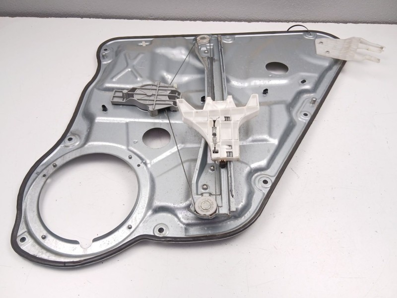 Recambio de elevalunas trasero izquierdo para kia cee´d sw (ed) 1.6 crdi 115 referencia OEM IAM 834701H020  