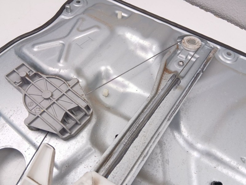 Recambio de elevalunas trasero izquierdo para kia cee´d sw (ed) 1.6 crdi 115 referencia OEM IAM 834701H020  