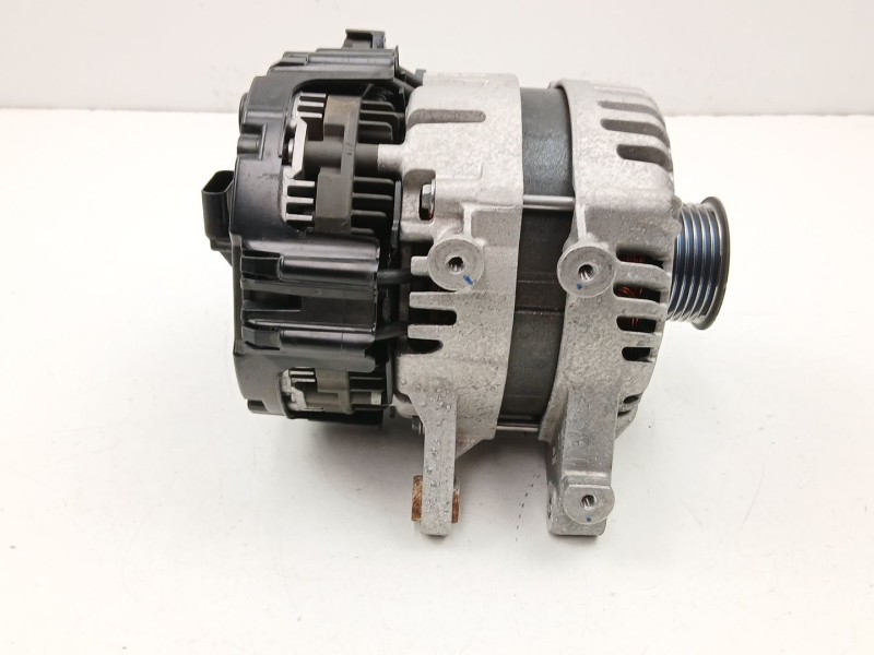 Recambio de alternador para ford focus iv turnier (hp) 1.0 ecoboost mhev referencia OEM IAM P1T111238AA  