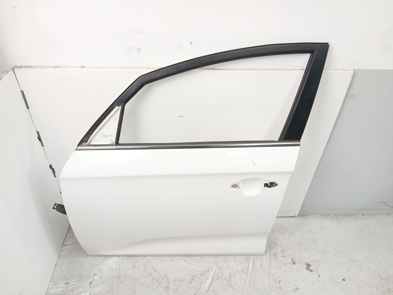 Recambio de puerta delantera izquierda para kia carens iv 1.7 crdi referencia OEM IAM 76003A4000  