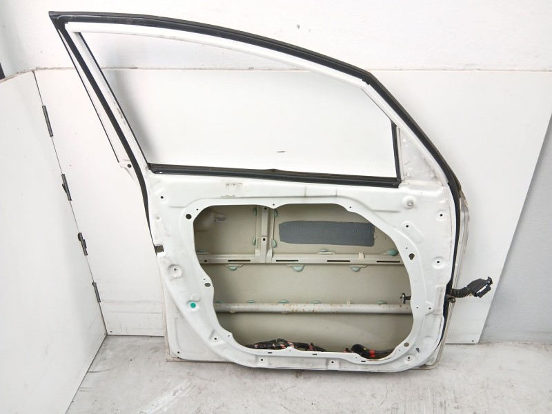 Recambio de puerta delantera izquierda para kia carens iv 1.7 crdi referencia OEM IAM 76003A4000  