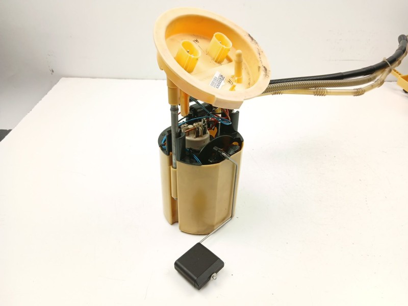 Recambio de bomba combustible aforador para bmw 3 (e90) 320 d referencia OEM IAM 6763886  6763888