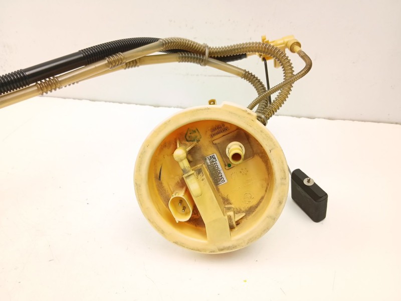 Recambio de bomba combustible aforador para bmw 3 (e90) 320 d referencia OEM IAM 6763886  6763888