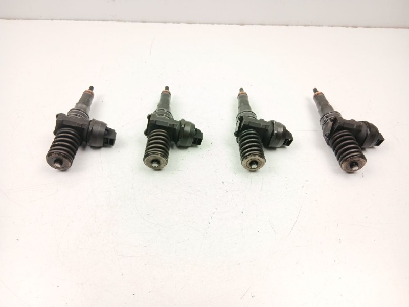 Recambio de inyectores juego para seat cordoba (6l2) 1.9 tdi referencia OEM IAM 038130023AJ  