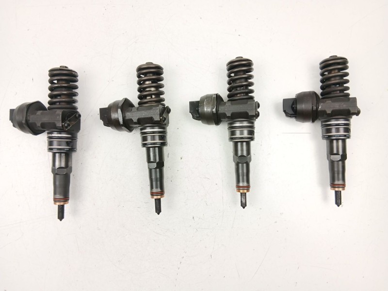 Recambio de inyectores juego para seat cordoba (6l2) 1.9 tdi referencia OEM IAM 038130023AJ  