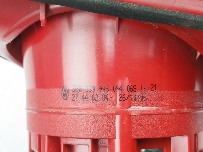 Recambio de piloto porton derecho para volkswagen passat b6 variant (3c5) 2.0 tdi referencia OEM IAM 3C9945094  