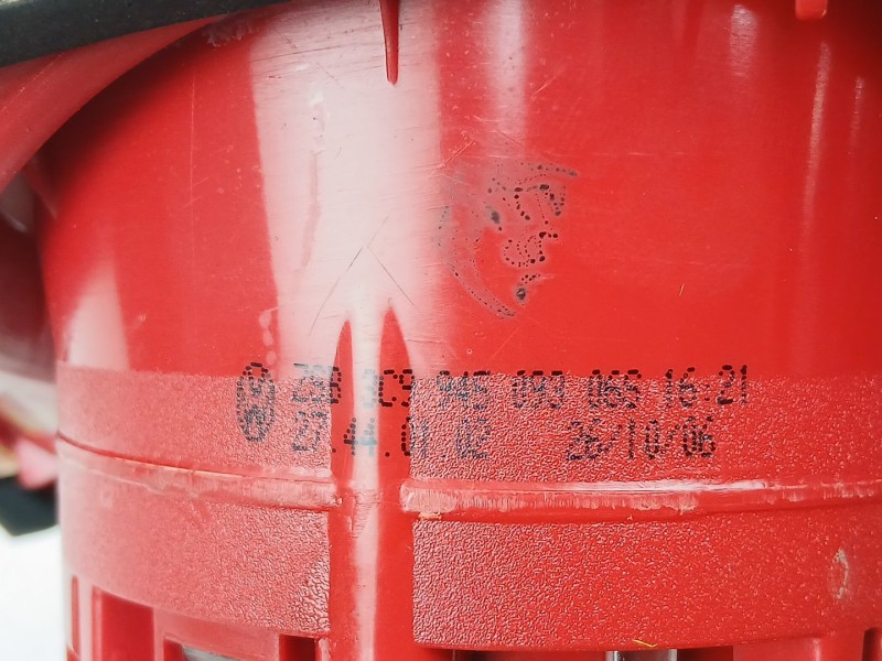 Recambio de piloto porton izquierdo para volkswagen passat b6 variant (3c5) 2.0 tdi referencia OEM IAM 3C9945093  