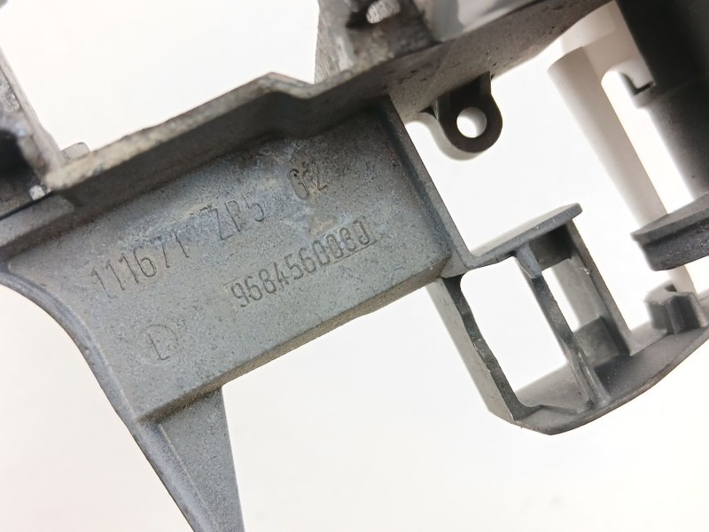 Recambio de manilla delantera izquierda para peugeot 5008 (0u_, 0e_) 2.0 hdi referencia OEM IAM 9684560080  