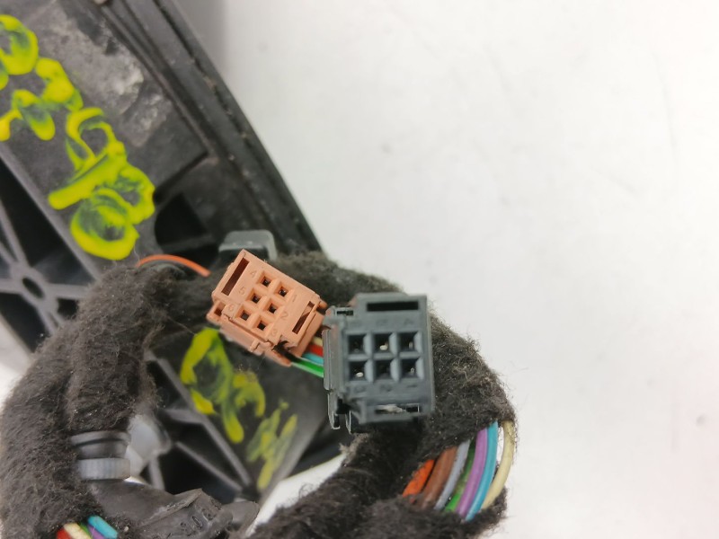 Recambio de retrovisor derecho para peugeot 5008 (0u_, 0e_) 2.0 hdi referencia OEM IAM 8153ZF  