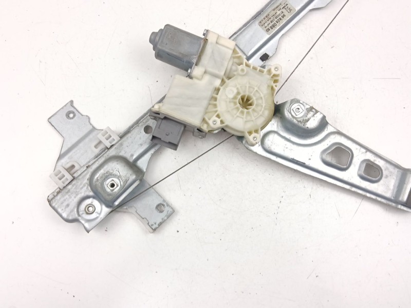 Recambio de elevalunas delantero derecho para peugeot 5008 (0u_, 0e_) 2.0 hdi referencia OEM IAM 9682808880  