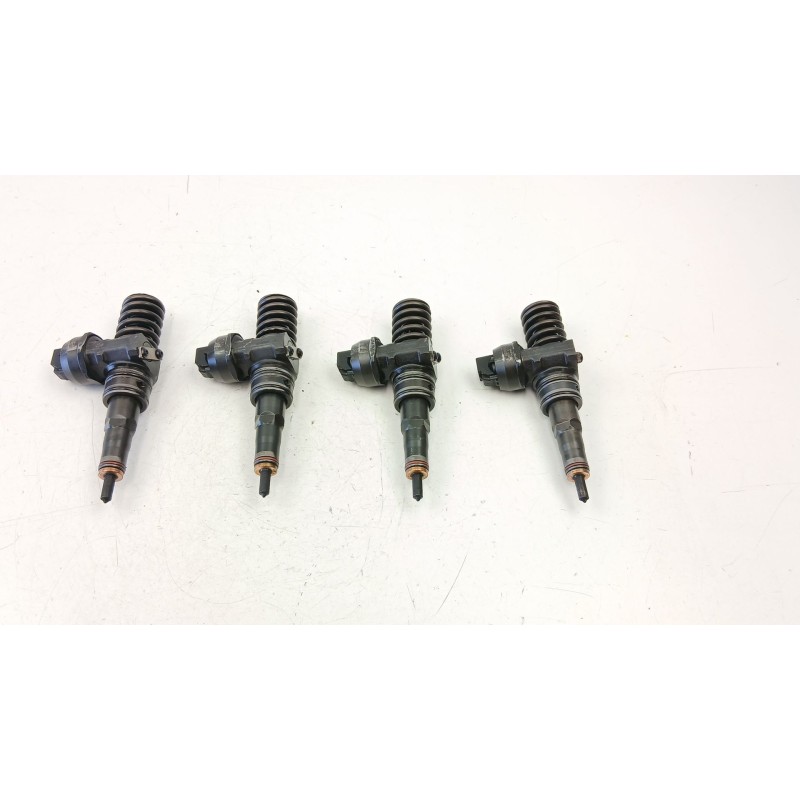 Recambio de inyectores juego para skoda octavia ii combi (1z5) 1.9 tdi referencia OEM IAM 038130073AG 0414720215 