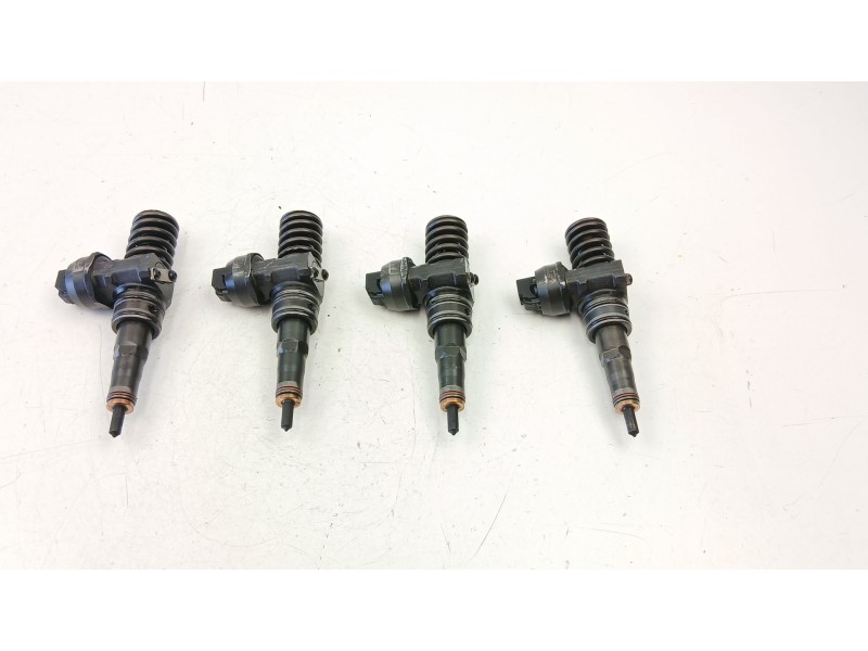 Recambio de inyectores juego para skoda octavia ii combi (1z5) 1.9 tdi referencia OEM IAM 038130073AG 0414720215 