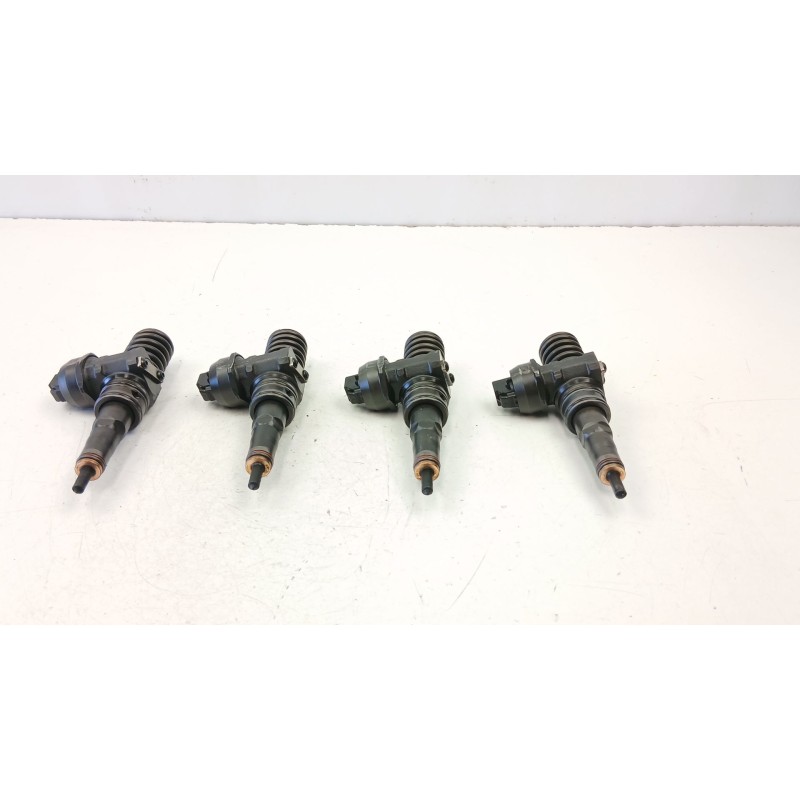Recambio de inyectores juego para skoda octavia ii combi (1z5) 1.9 tdi referencia OEM IAM 038130073AG 0414720215 