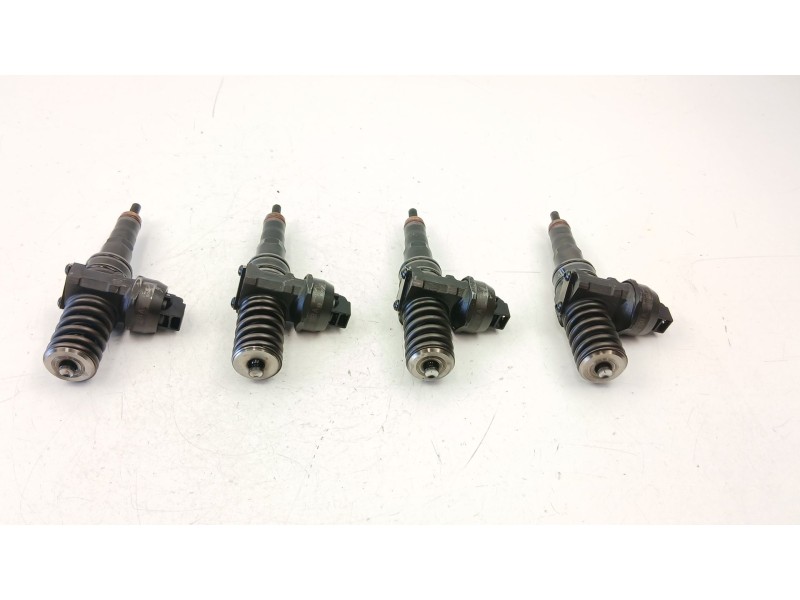 Recambio de inyectores juego para skoda octavia ii combi (1z5) 1.9 tdi referencia OEM IAM 038130073AG 0414720215 