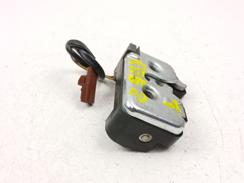 Recambio de cerradura maletero porton para ford fiesta 1.4 tdci referencia OEM IAM 2S61A43102BG  