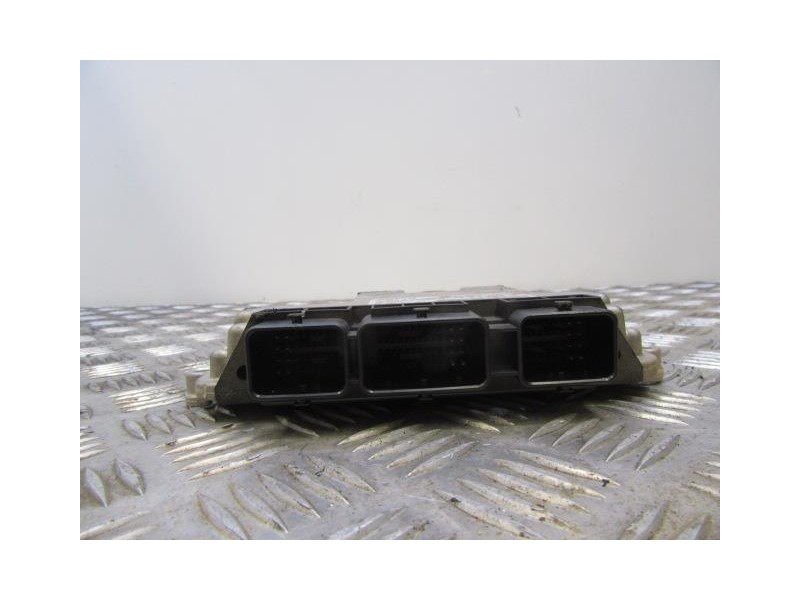 Recambio de centralita : citroen c 4 : 1.6 hdi (108,77cv) [2010] para citroen c 4 1.6 hdi referencia OEM IAM 0281013332  