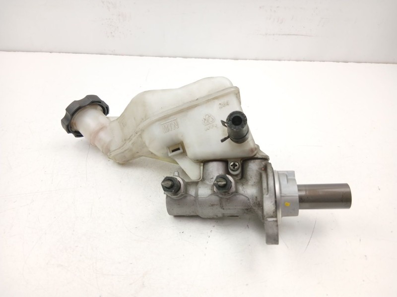 Recambio de bomba de freno para kia carens iv 1.7 crdi referencia OEM IAM 58510A4800  