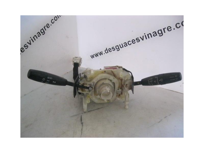 Recambio de mando luces y limpias : kia rio : 1.5 g /a5d (96,69cv) 5p [2002] para kia rio 1.5 g /a5d referencia OEM IAM 93400FD1