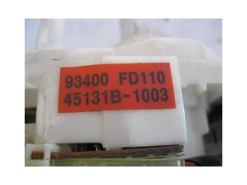 Recambio de mando luces y limpias : kia rio : 1.5 g /a5d (96,69cv) 5p [2002] para kia rio 1.5 g /a5d referencia OEM IAM 93400FD1