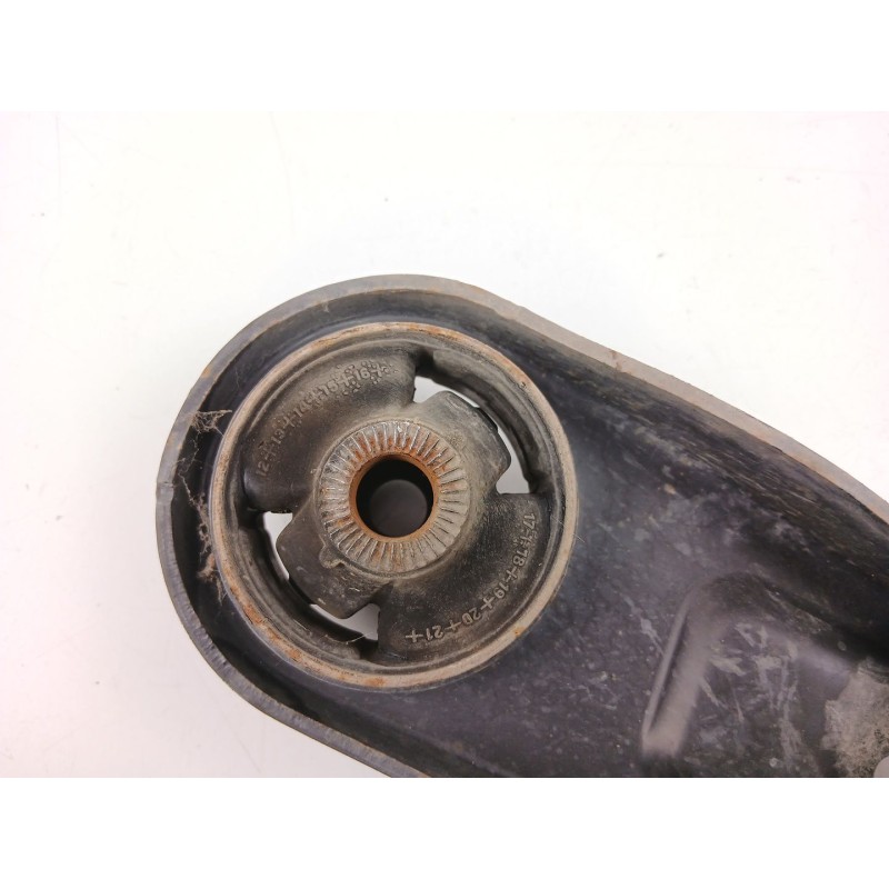 Recambio de brazo suspension inferior delantero derecho para kia carens iv 1.7 crdi referencia OEM IAM 54501A4000  