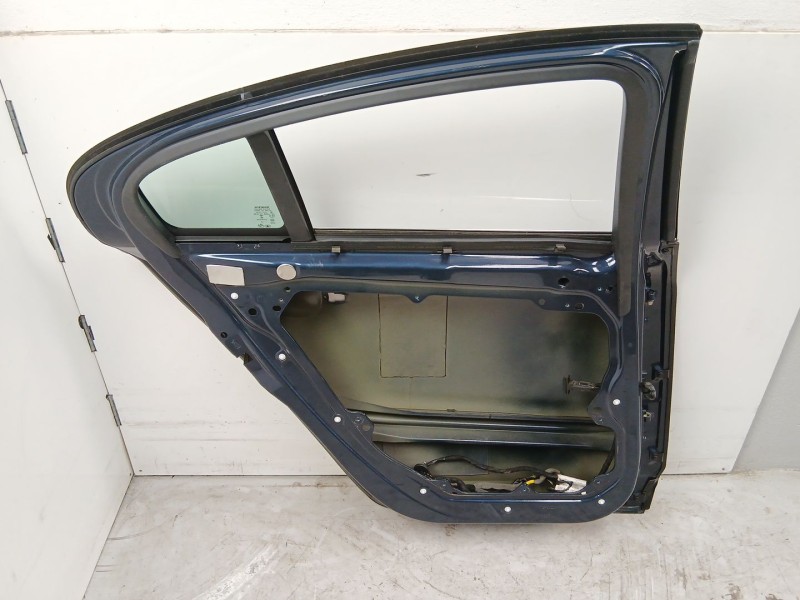 Recambio de puerta trasera izquierda para volvo s60 ii (134) d4 referencia OEM IAM 31424614  