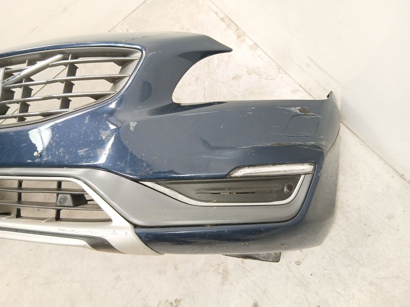 Recambio de paragolpes delantero para volvo s60 ii (134) d4 referencia OEM IAM 39834053  