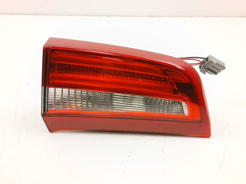 Recambio de piloto porton izquierdo para volvo s60 ii (134) d4 referencia OEM IAM 30796271  