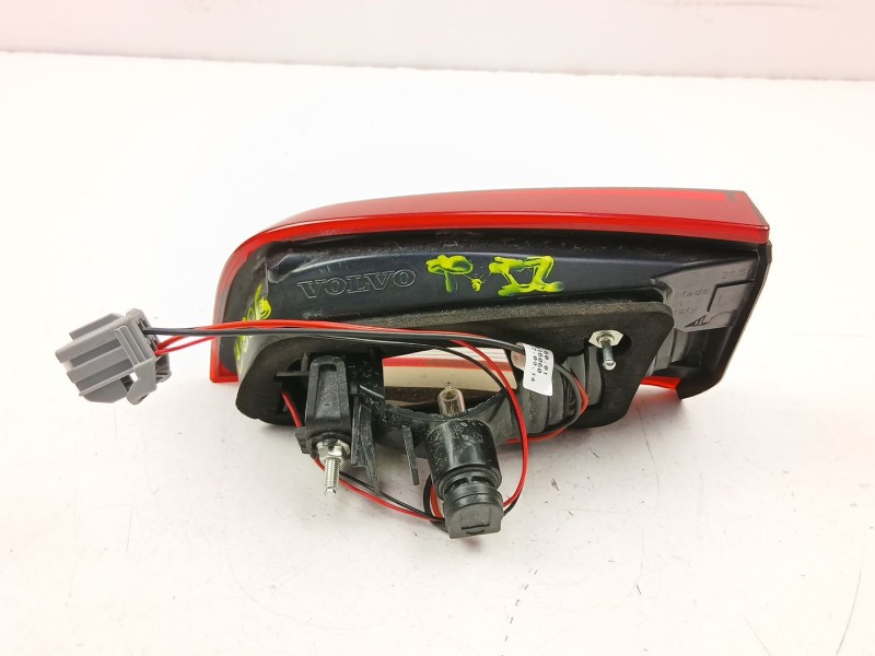 Recambio de piloto porton izquierdo para volvo s60 ii (134) d4 referencia OEM IAM 30796271  