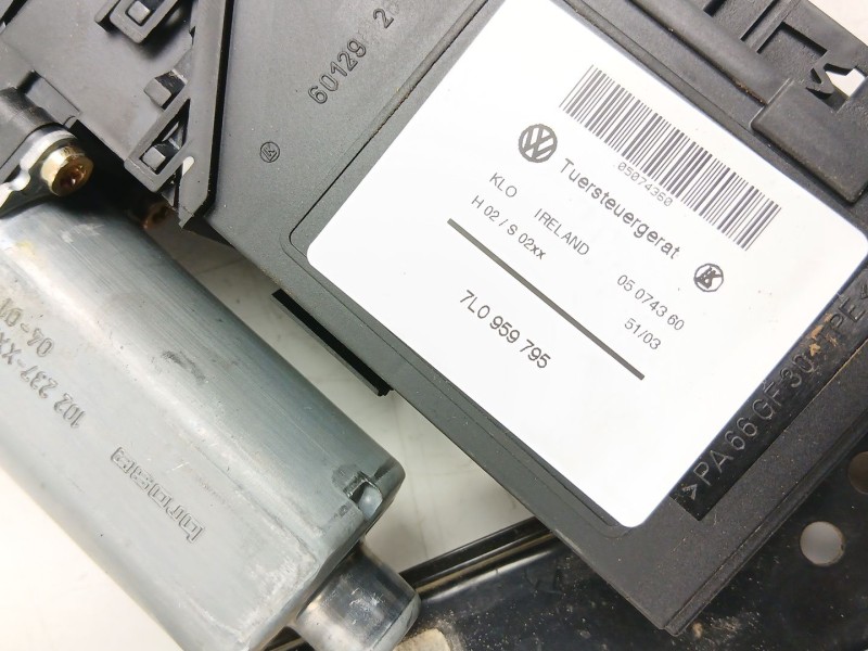 Recambio de elevalunas trasero izquierdo para volkswagen touareg (7la, 7l6, 7l7) 2.5 r5 tdi referencia OEM IAM 7L0959795  