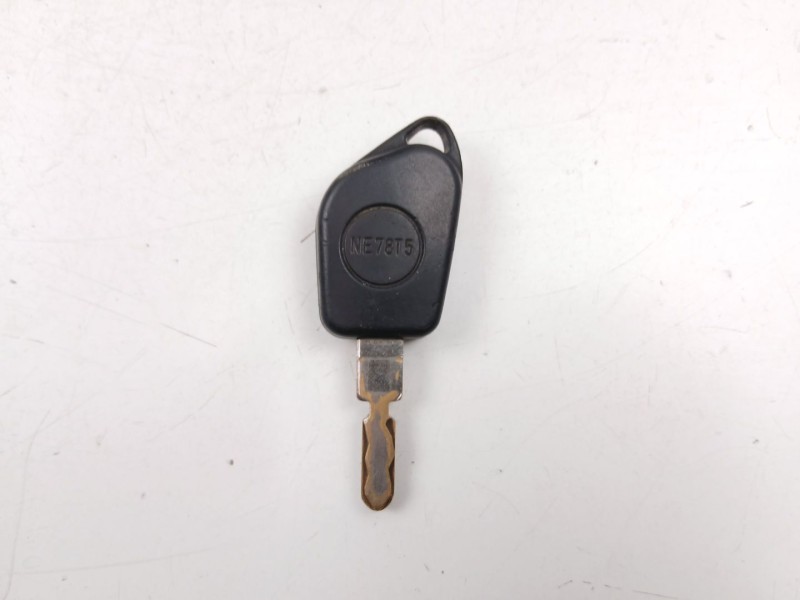 Recambio de conmutador de arranque para peugeot 406 (8b) 2.0 hdi 110 referencia OEM IAM 4162R7   Recambio de conmutador de arranque para peugeot 406 (8b) 2.0 hdi 110 referencia OEM IAM 4162R7