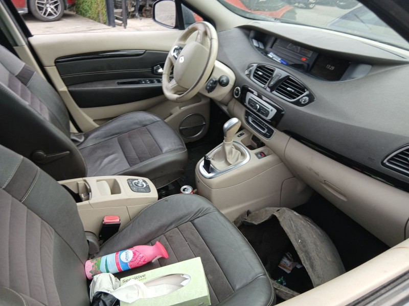 Recambio de carroceria para renault scénic iii (jz0/1_) 1.5 dci referencia OEM IAM    Recambio de carroceria para renault scénic iii (jz0/1_) 1.5 dci referencia OEM IAM