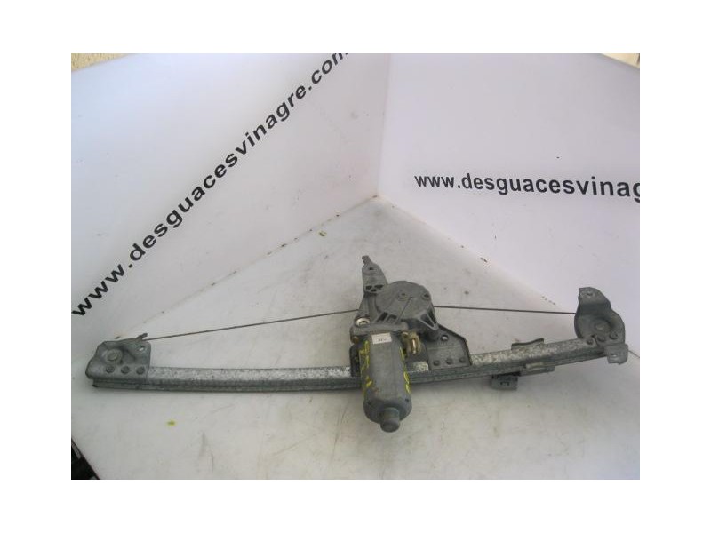 Recambio de elevalunas elec. tra. izq. : m. benz c 180 : 1.8 g -111 (122,4cv) 4p [1994] para m. benz c 180 1.8 g -111  4p refere