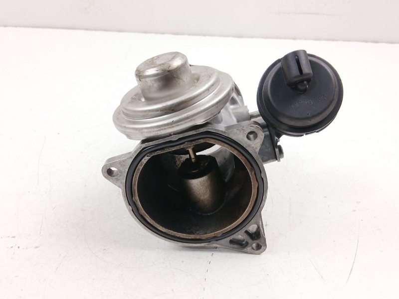 Recambio de valvula egr para volkswagen touareg (7la, 7l6, 7l7) 2.5 r5 tdi referencia OEM IAM 070128073  