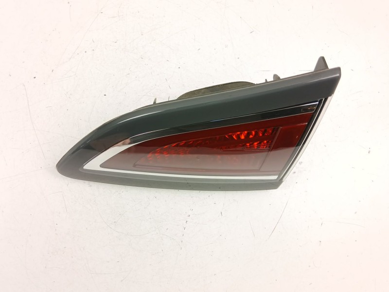 Recambio de piloto porton derecho para renault scénic iii (jz0/1_) 1.5 dci referencia OEM IAM 265507464R  