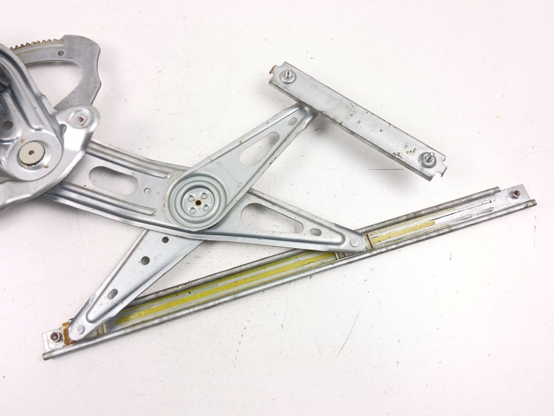 Recambio de elevalunas trasero derecho para renault scénic iii (jz0/1_) 1.5 dci referencia OEM IAM 827303178R  